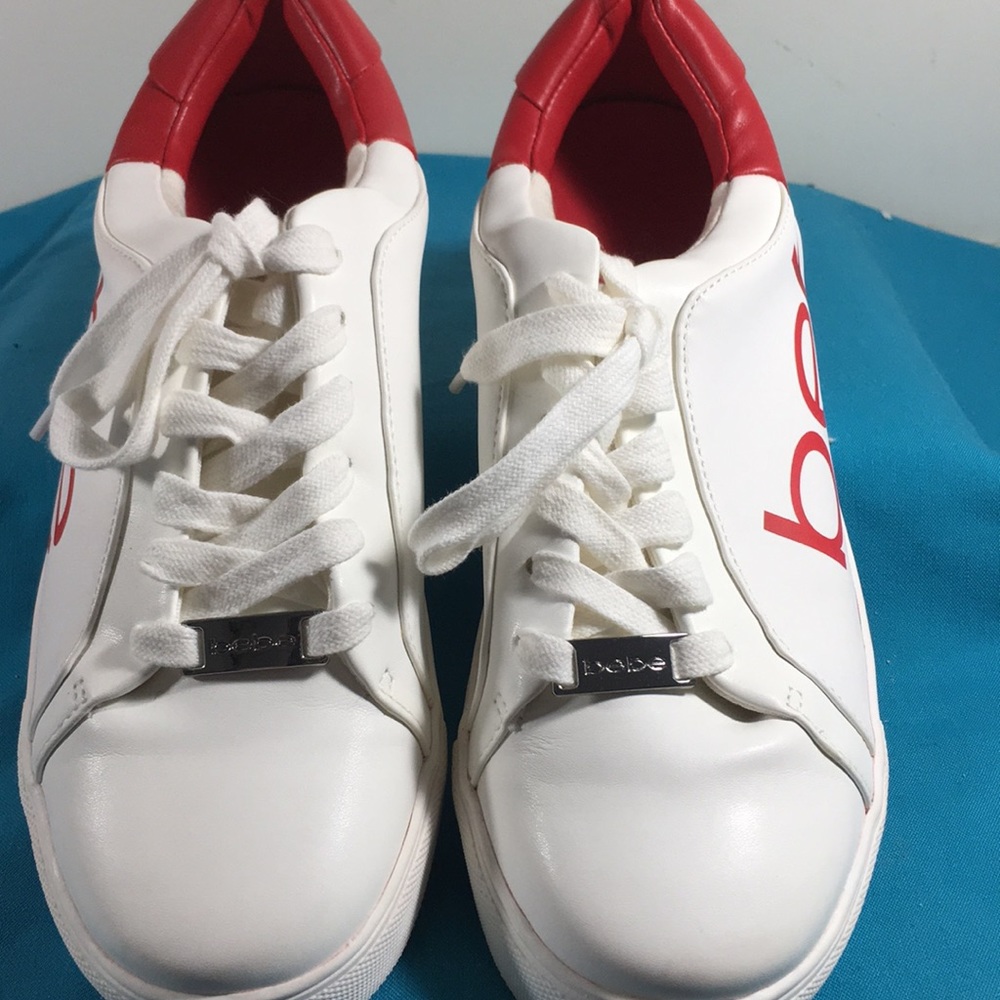 BEBE SPORT SIZE 7.5 SNEAKER